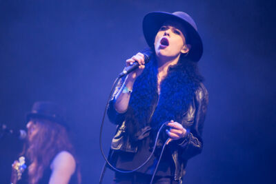Kovacs @ Paaspop 2015, picture 10, photographed by Dorien Goetschalckx - FrontView Magazine
