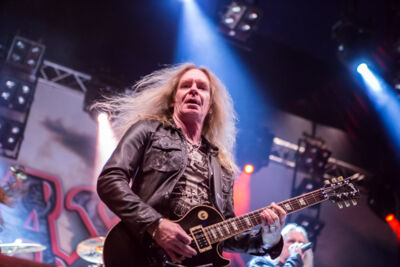Saxon @ Paaspop 2015, foto 8, foto's door Dorien Goetschalckx - FrontView Magazine