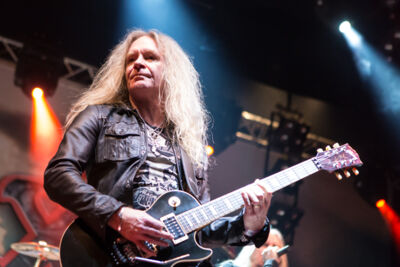 Saxon @ Paaspop 2015, foto 10, foto's door Dorien Goetschalckx - FrontView Magazine