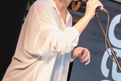 Selah Sue @ Fnac Antwerpen, picture 2, photographed by Dorien Goetschalckx - FrontView Magazine