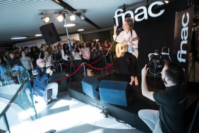 Selah Sue @ Fnac Antwerpen, picture 11, photographed by Dorien Goetschalckx - FrontView Magazine