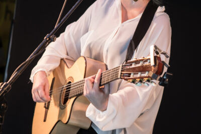 Selah Sue @ Fnac Antwerpen, picture 17, photographed by Dorien Goetschalckx - FrontView Magazine