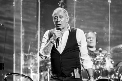 Rob de Nijs @ Capitole te Gent, picture 16, photographed by Guy Danneels - FrontView Magazine