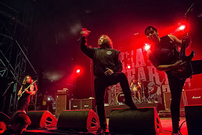 Unearth @ GroezRock 2015, picture 4, photographed by Edwin Houdevelt - FrontView Magazine