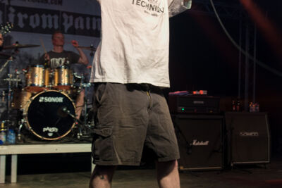 Born From Pain @ Kastival 2015, picture 3, photographed by Erwin Evrard - FrontView Magazine