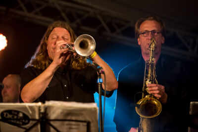 Chris Daniels & The Kings feat. Freddi Gowdy – J.R.Band @ Duvelblues, picture 3, photographed by Marc Verdonck - FrontView Magazine