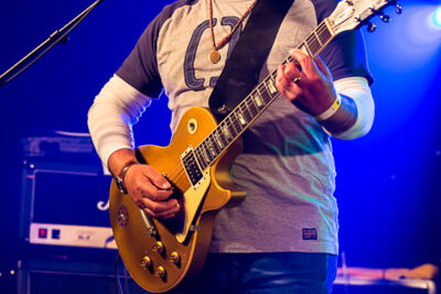 Chris Daniels & The Kings feat. Freddi Gowdy – J.R.Band @ Duvelblues, picture 14, photographed by Marc Verdonck - FrontView Magazine