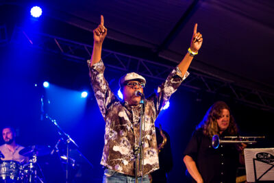 Chris Daniels & The Kings feat. Freddi Gowdy – J.R.Band @ Duvelblues, picture 32, photographed by Marc Verdonck - FrontView Magazine