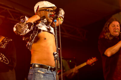 Chris Daniels & The Kings feat. Freddi Gowdy – J.R.Band @ Duvelblues, picture 37, photographed by Marc Verdonck - FrontView Magazine