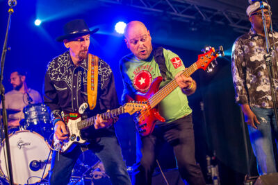 Chris Daniels & The Kings feat. Freddi Gowdy – J.R.Band @ Duvelblues, picture 43, photographed by Marc Verdonck - FrontView Magazine