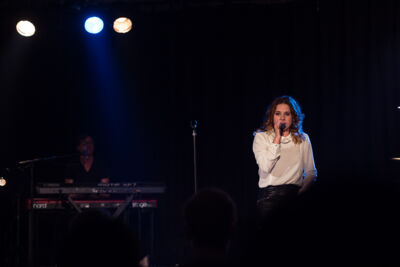 Laura Tesoro @ Hangar 27 (Edegem), picture 8, photographed by Wim Patry - FrontView Magazine