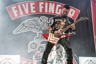 Five Finger Death Punch @ Rock Im Revier 2015, foto 2, foto's door Edwin Houdevelt - FrontView Magazine