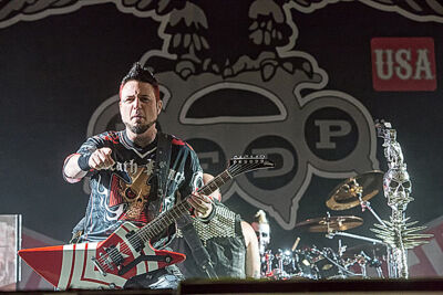 Five Finger Death Punch @ Rock Im Revier 2015, foto 3, foto's door Edwin Houdevelt - FrontView Magazine
