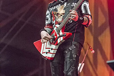 Five Finger Death Punch @ Rock Im Revier 2015, foto 26, foto's door Edwin Houdevelt - FrontView Magazine