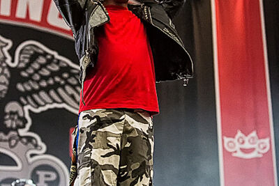 Five Finger Death Punch @ Rock Im Revier 2015, foto 35, foto's door Edwin Houdevelt - FrontView Magazine