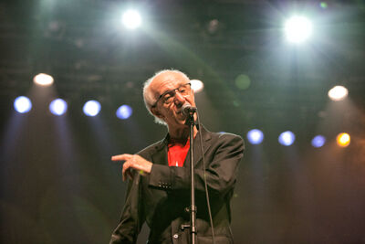 Raymond van het Groenewoud en KMLPA - In uniform @ de Roma, picture 13, photographed by Frank Lambrechts - FrontView Magazine