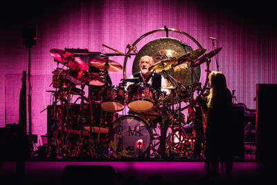 Fleetwood Mac @ Sportpaleis, picture 7, photographed by Elke Briers - FrontView Magazine