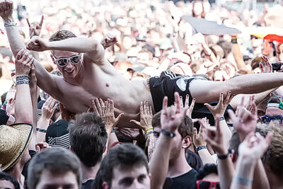 Royal Republic @ Rock Am Ring 2015, foto 23, foto's door Edwin Houdevelt - FrontView Magazine