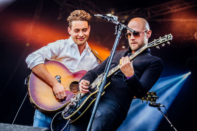 Douwe Bob @ Retropop 2015, picture 6, photographed by Elke Briers - FrontView Magazine