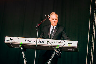 OMD @ Retropop 2015, picture 2, photographed by Elke Briers - FrontView Magazine
