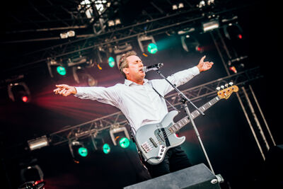 OMD @ Retropop 2015, picture 10, photographed by Elke Briers - FrontView Magazine