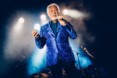 Tom Jones @ Retropop 2015, picture 7, photographed by Elke Briers - FrontView Magazine