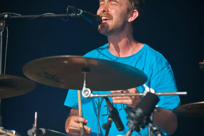 BRNS @ grensrock Menen, picture 2, photographed by Devid Camerlynck - FrontView Magazine