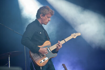 Steve Gunn @ grensrock Menen, picture 10, photographed by Devid Camerlynck - FrontView Magazine