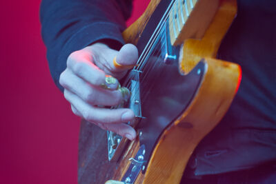 Steve Gunn @ grensrock Menen, picture 15, photographed by Devid Camerlynck - FrontView Magazine