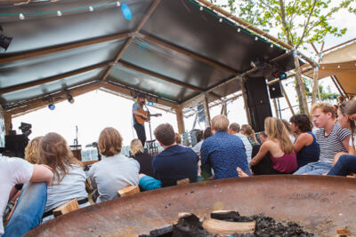 Stu Larsen @ Down The Rabbit Hole 2015, picture 11, photographed by Dorien Goetschalckx - FrontView Magazine
