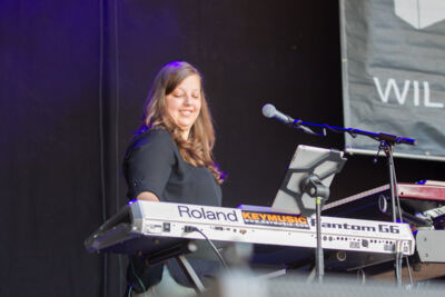 De Bende met Arne en Nasrien - Kanaalfeesten Dag 2 @ Willebroek, foto 2, foto's door Guy Danneels - FrontView Magazine