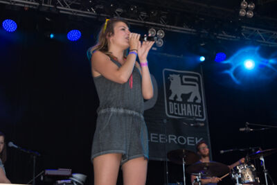 De Bende met Arne en Nasrien - Kanaalfeesten Dag 2 @ Willebroek, foto 6, foto's door Guy Danneels - FrontView Magazine