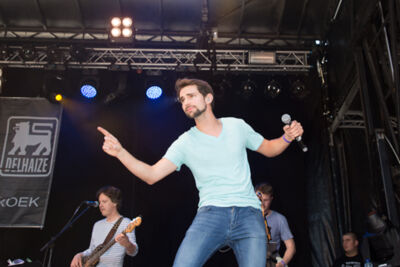 De Bende met Arne en Nasrien - Kanaalfeesten Dag 2 @ Willebroek, foto 13, foto's door Guy Danneels - FrontView Magazine