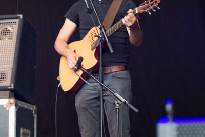 Raymond van het Groenewoud - Kanaalfeesten Dag 2 @ Willebroek, picture 10, photographed by Guy Danneels - FrontView Magazine