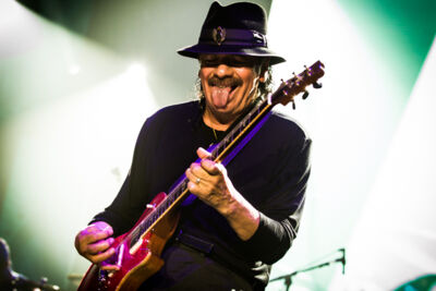 Santana The Corazon tour, picture 3, photographed by Tom Stessens - FrontView Magazine