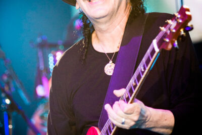 Santana The Corazon tour, picture 6, photographed by Tom Stessens - FrontView Magazine