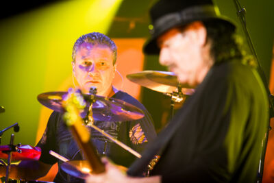 Santana The Corazon tour, picture 15, photographed by Tom Stessens - FrontView Magazine