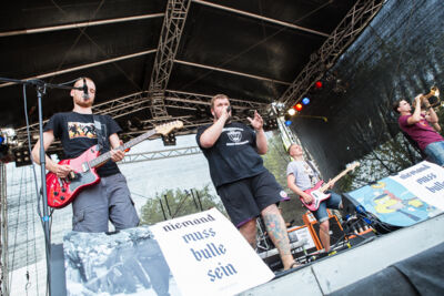 Feine Sahne Fischfilet @ Vainstream Rockfest 2015, picture 10, photographed by Dorien Goetschalckx - FrontView Magazine