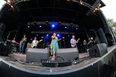 Lisa and The Lips @ Sjock Rock 2015, foto 32, foto's door Edwin Houdevelt - FrontView Magazine