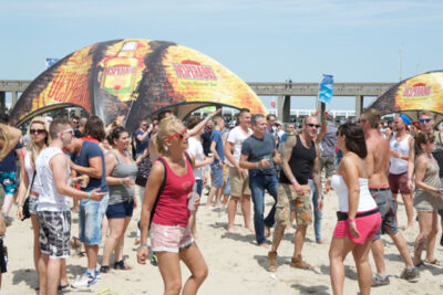 Beachland 2015 @ Bevrijdingsplein Blankenberge, picture 4, photographed by Bart Baevegems - FrontView Magazine