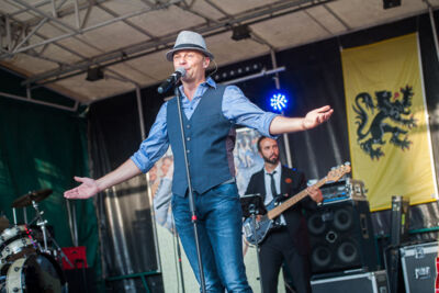 Wim Leys - Vlaanderen Zingt @ Grote Markt Mechelen, foto 2, foto's door Dimitri Vanlommel - FrontView Magazine