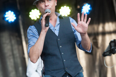 Wim Leys - Vlaanderen Zingt @ Grote Markt Mechelen, foto 8, foto's door Dimitri Vanlommel - FrontView Magazine