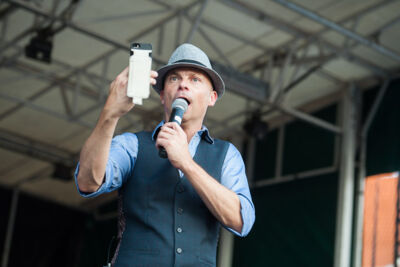 Wim Leys - Vlaanderen Zingt @ Grote Markt Mechelen, foto 16, foto's door Dimitri Vanlommel - FrontView Magazine