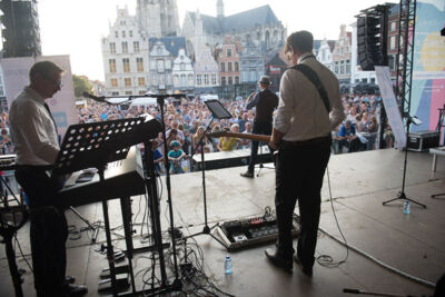 Wim Leys - Vlaanderen Zingt @ Grote Markt Mechelen, foto 44, foto's door Dimitri Vanlommel - FrontView Magazine