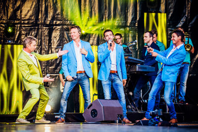 Vlaanderen Feest @ Grote Markt Antwerpen, foto 1, foto's door Elke Briers - FrontView Magazine