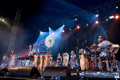 FùGù Mango meets Binti @ Dour 2015, picture 10, photographed by Dorien Goetschalckx - FrontView Magazine