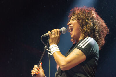 Neneh Cherry with RocketNumberNine @ Gent Jazz 2015, picture 11, photographed by Jan van Hecke - FrontView Magazine