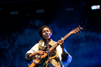 Nneka @ Dour 2015, picture 7, photographed by Magali Decamps - FrontView Magazine