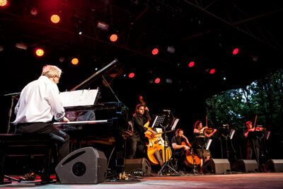 Wim Mertens Ensemble @ Openlucht theater Rivierenhof, picture 7, photographed by Frank Lambrechts - FrontView Magazine