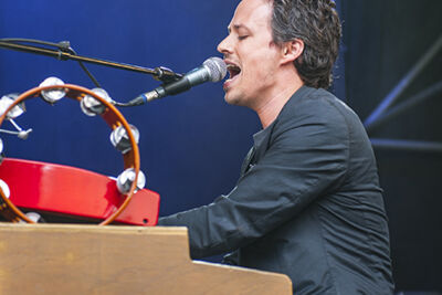 Douglas Firs @ M-idzomer Leuven dag 1, picture 6, photographed by Bart Scholliers - FrontView Magazine
